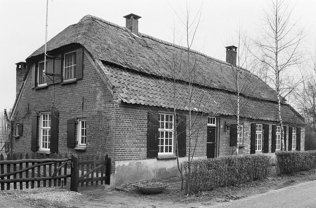 Voor- en linker zijgevel – Mierlo – 20159184 – RCE.jpg