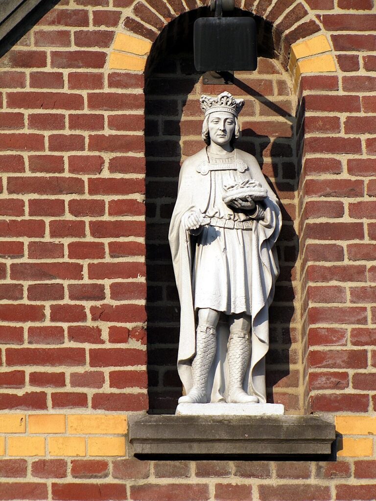 Beeld van Sint Ludovicus aan het Patronaat